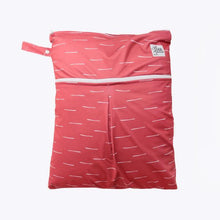 Load image into Gallery viewer, The Cloth Nappy Company Malta La Petite Ourse Double opening wet bag stability